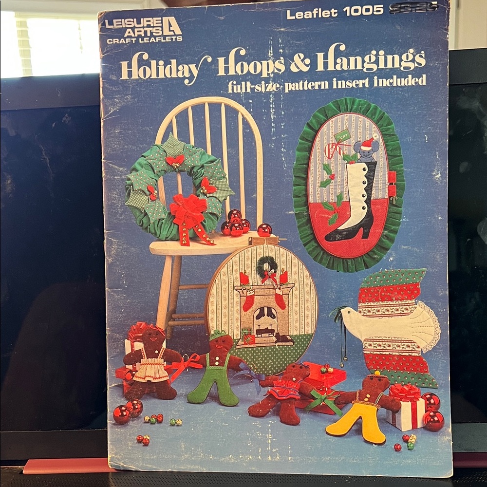 Holiday Hoops & Hangings Craft Leaflet 14 pages